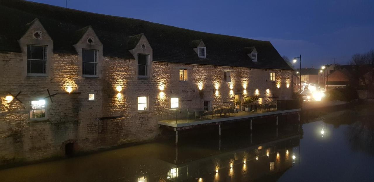 Riverside Stamford Stays Ngoại thất bức ảnh